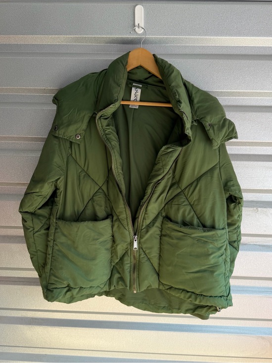 Free People Jackets & Blazers - Free People Emmy Swing Puffer in Forest Glen
